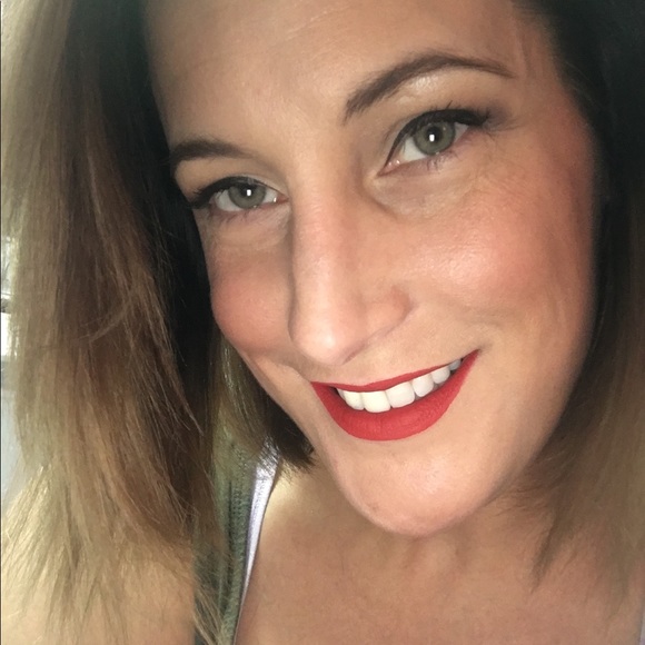 Meet your Posher, Melissa - Picture 7 of 12